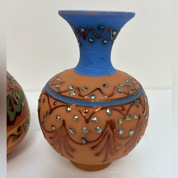 Red Clay Pottery / Lidded Trinket /Oval Hand Painted /Matching Small Vase - Picture 2 of 10